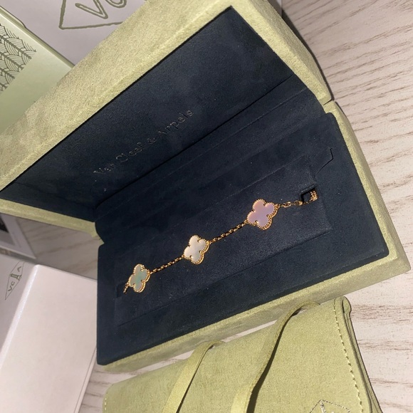 Van Cleef & Arpels Mother of Pearl Alhambra Bracelet - Picture 3 of 15